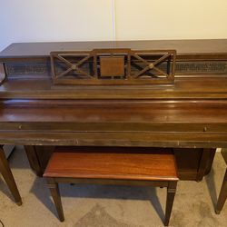 Free Full Size Piano/bench And Learning Books/music Books