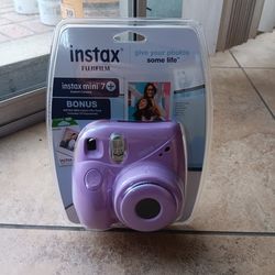  New Instax Mini Fujifilm Cam With Film And Batteries 