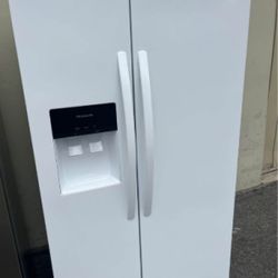 Refrigerator Frigidaire open box