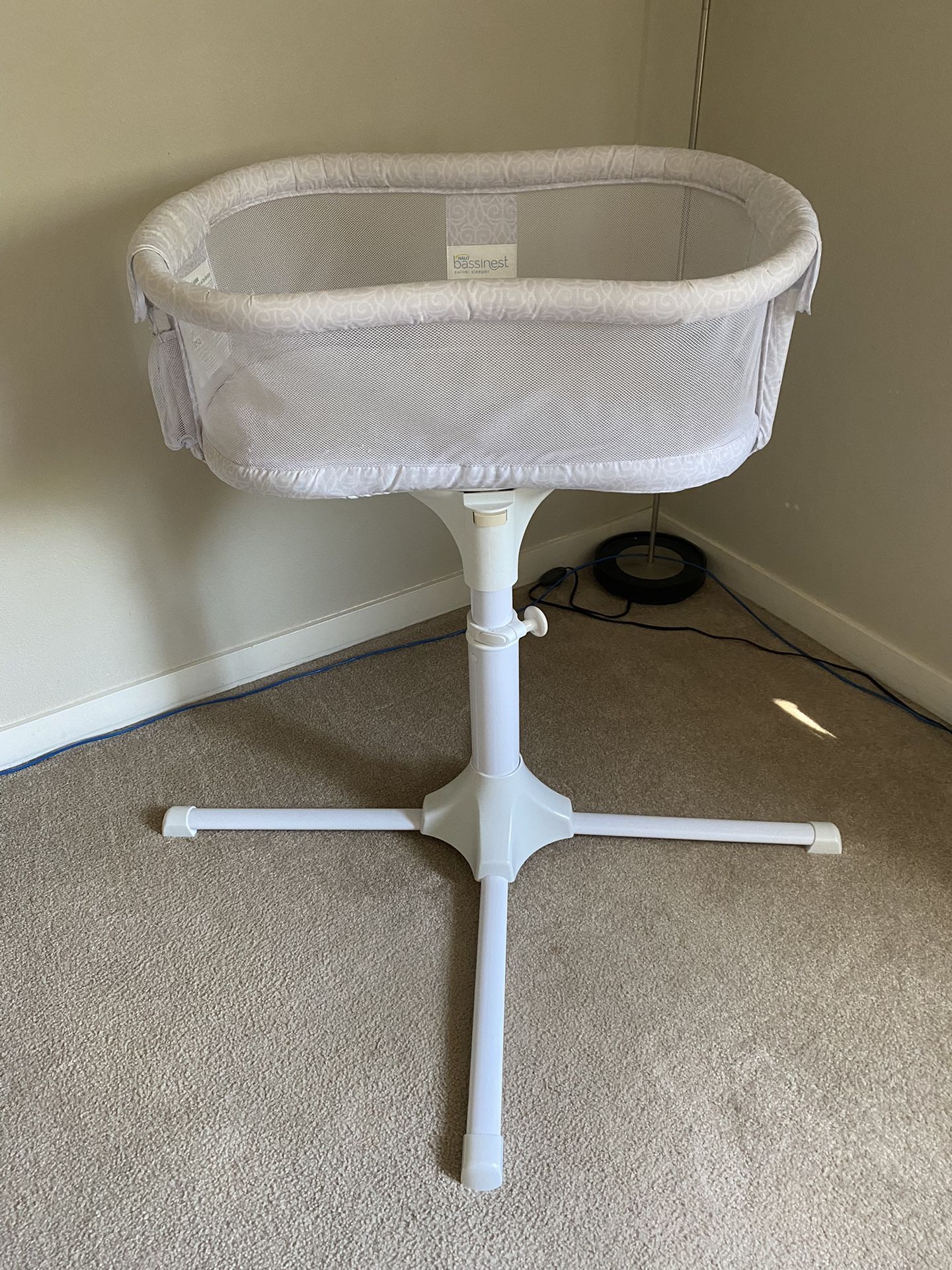 Halo “BassiNest” Swivel Sleeper