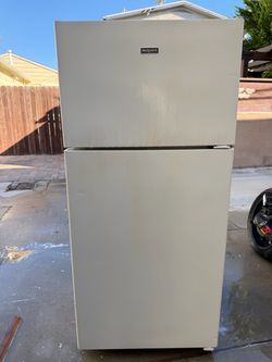 Hotpoint fridge