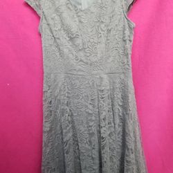 WOMEN'S LACE DRESS SIZE LARGE