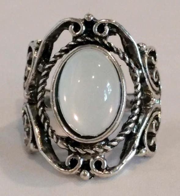 STERLING SILVER MOONSTONE RING SIZE 8
