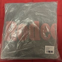 *looking for offers* Sp5der hoodie