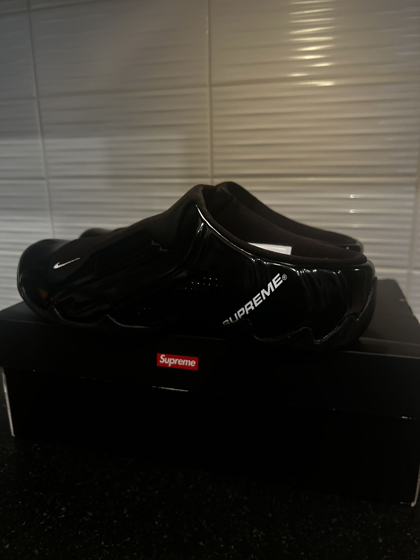 Nike Clogposite Supreme