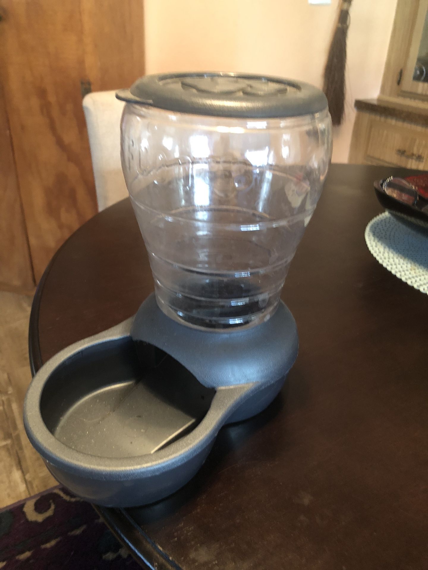 Pet Feeder