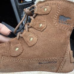 Sorel Kid’s Waterproof Boots - Size 8