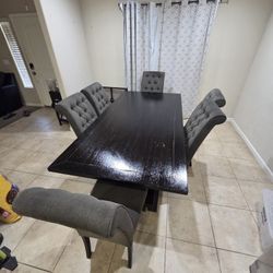 Dining Room Table And Chairs 