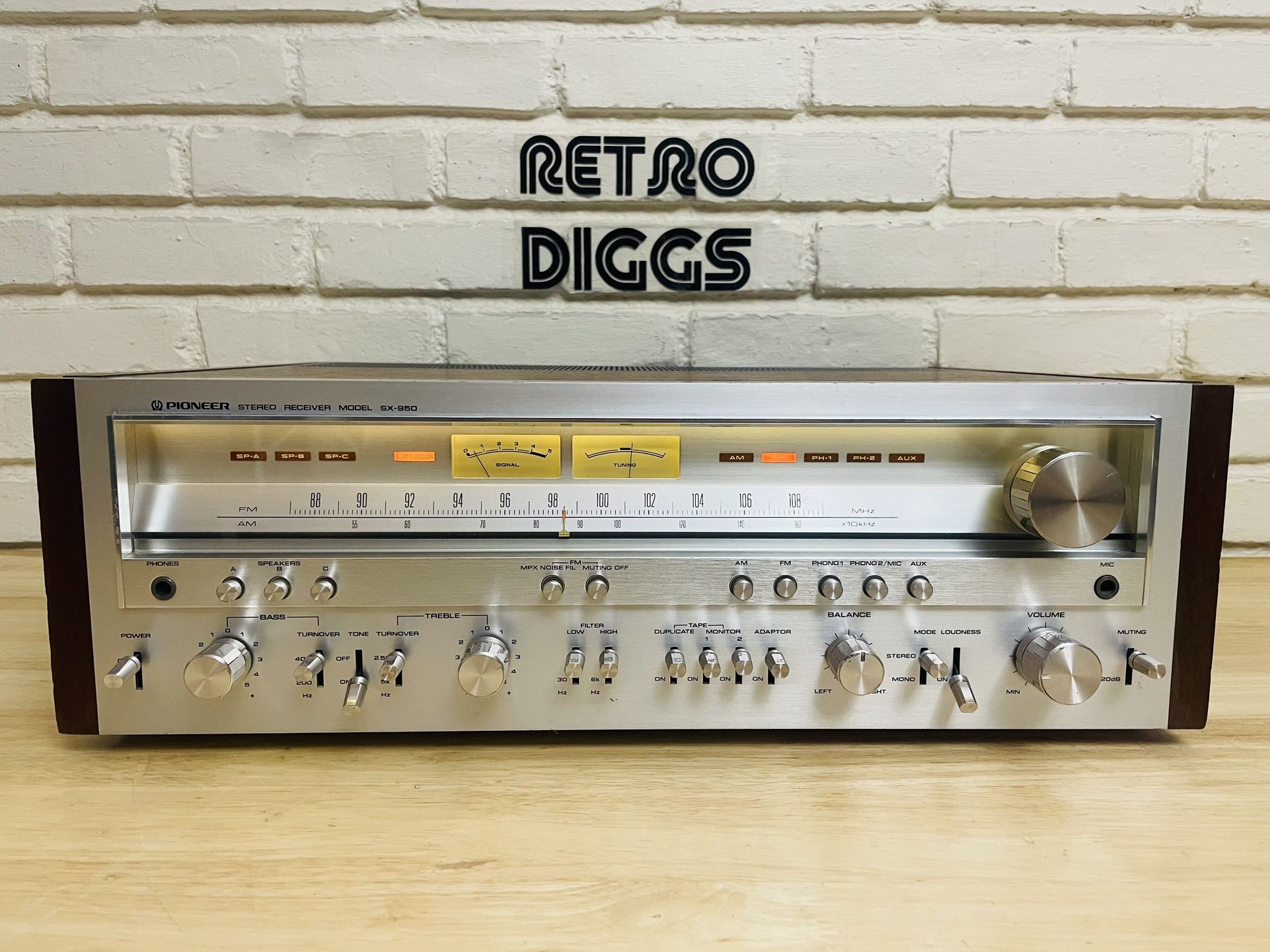Vintage Pioneer SX-950 Monster Stereo Receiver (serviced)