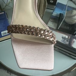 BRAND NEW Betsey Johnson Blush Heel