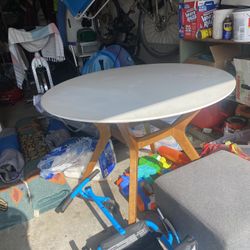 Threshold Project 62 Round Dining Table 42" Diameter 