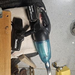 Makita Bacum & Battery 