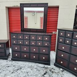 Najarian Eight-Drawer Dresser With Mirror set Cherry wood