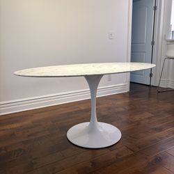 Tulip Dining Table
