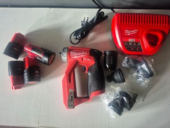 Milwaukee m12 drill driver brand new