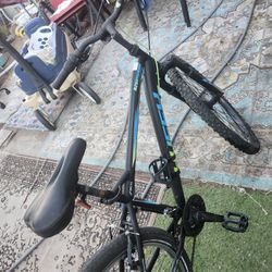 Mountain Bike  26INCH HUFFY DISC BREAK 18SPEED SHIMANO WORK PERFECT EVERYTHING IS GOOD CONDITION 