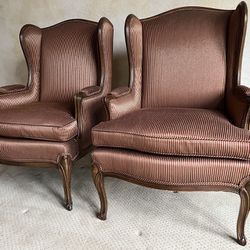 •••Queen Anne Vintage Wing Chairs••• 