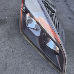Freightliner Cascadia Passenger Headlight 