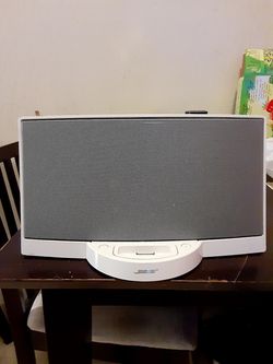 Bose speaker docking station $70