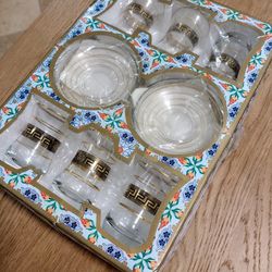 Koza Turkish Glass Tea Set

 Cups Saucers Gold Detail 6 Cups & Saucers Serves 6

