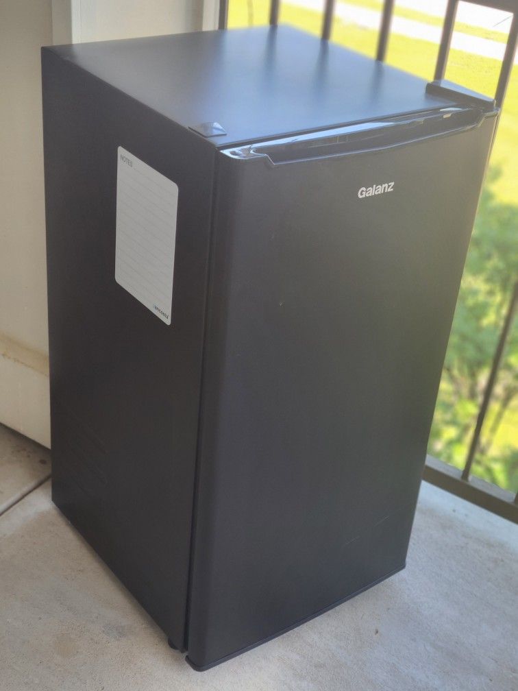 Galanz Mini-fridge