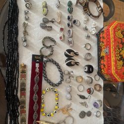 Vintage Lot Of Jewelry Rings, Necklaces,earrings Some Silver 925