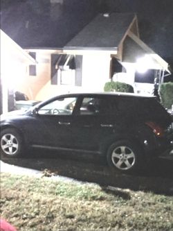 Black SUV / Crossover