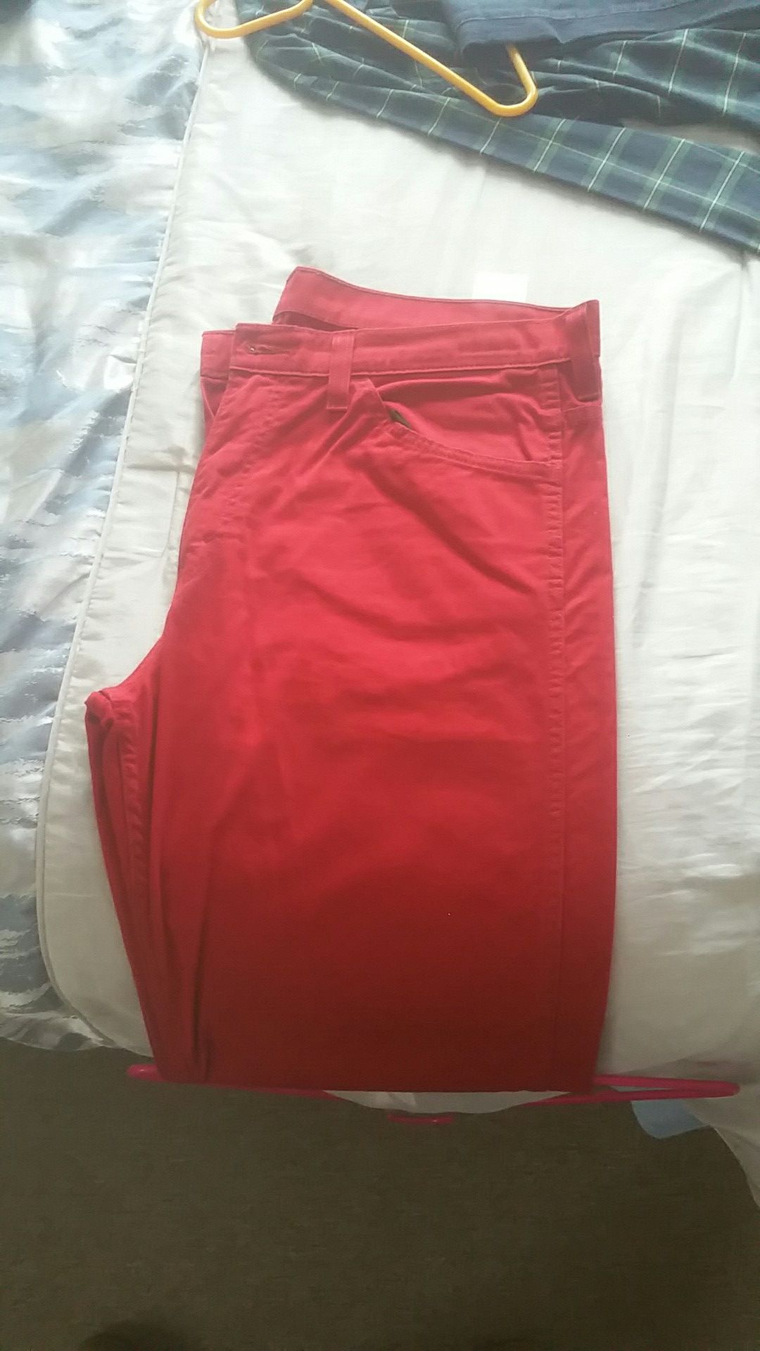 Like new red Levi's size 36-34
