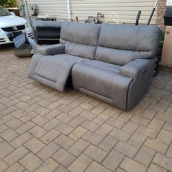 Costco Couch Power Reclining memory Foam. Very Very Comfortable 