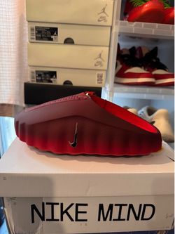 Nike Mind 001