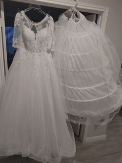 Size 14 White Wedding Dress With Petticoat