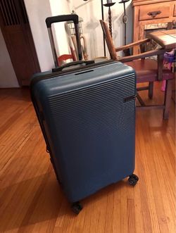 Brookstone Nelson 29” Harside Spinning Luggage
