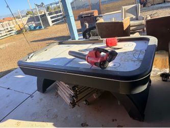 Hockey table dirty but works