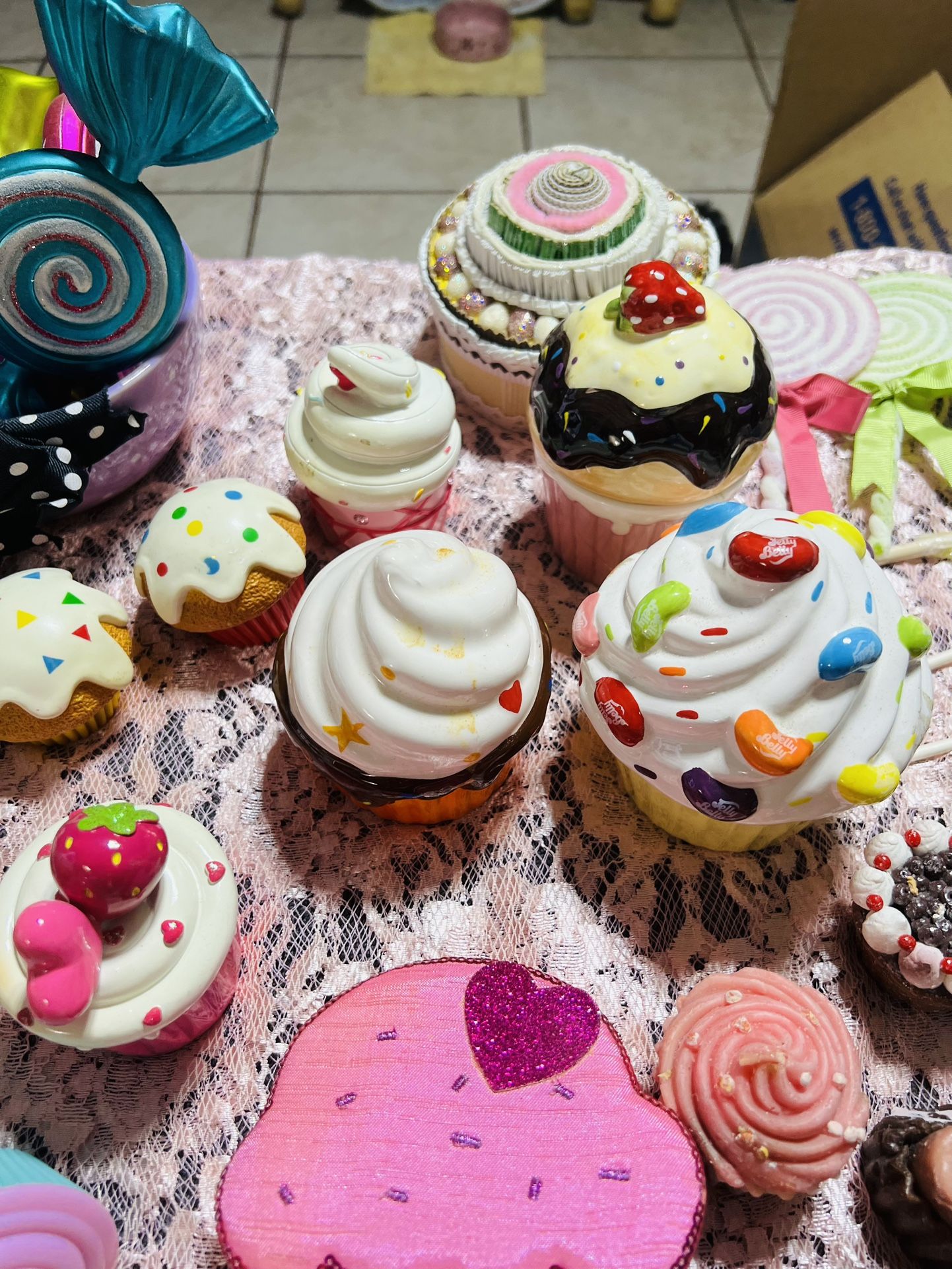 Sweets Theme Props / Staging /