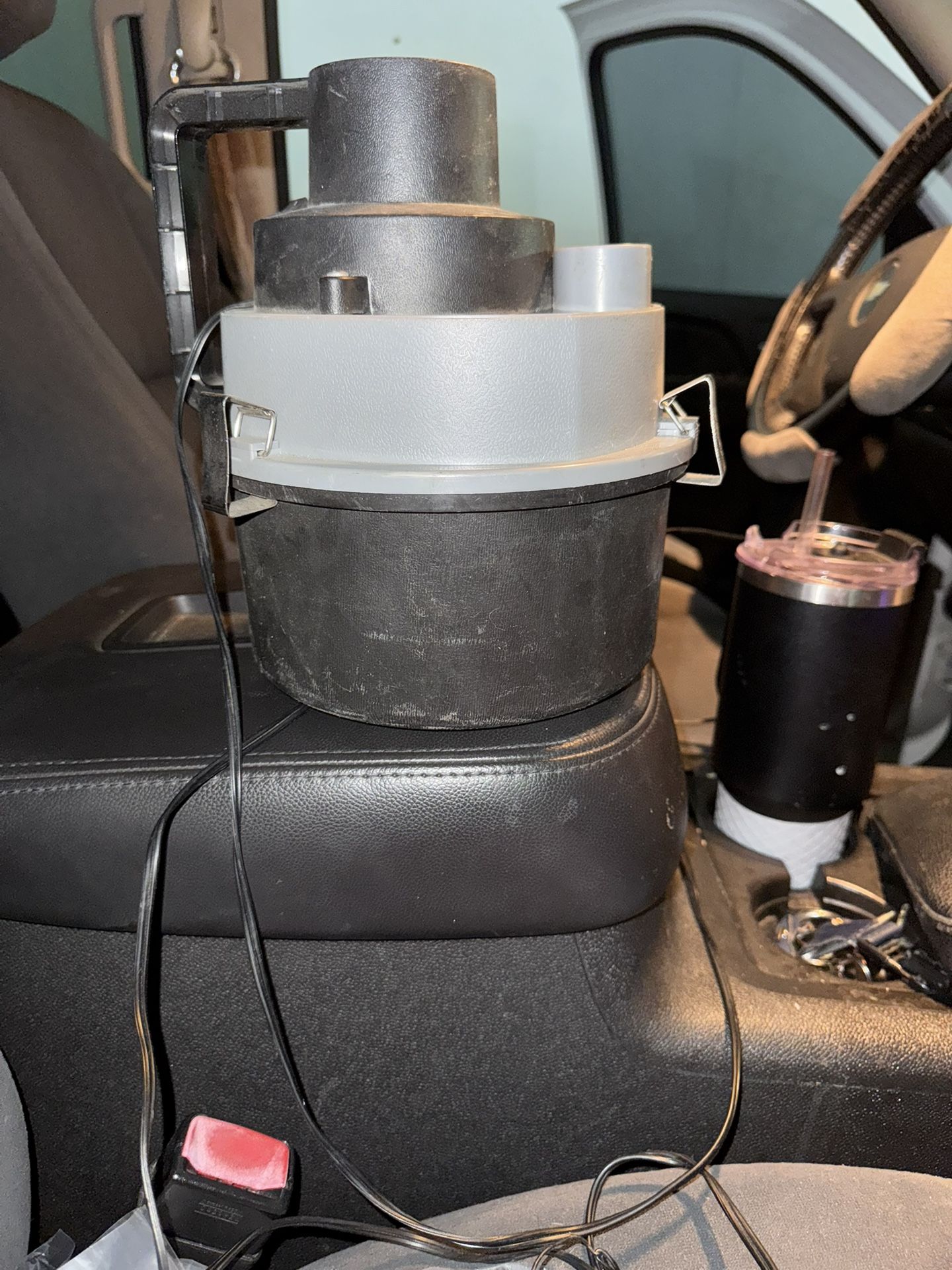 Car Vacuum Plugs Into Cig Lighter No HOSES 1116 Airport Dr Or Rosedale