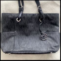 Michael Kors Jet Set Signature Tote Bag