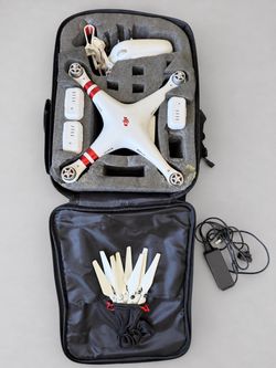 DJI Phantom 3 Standard Drone Bundle – 3 Batteries + Case