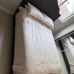 Bedroom Furniture Set 