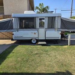 2003 Coleman Pop-Up Trailer 12FT Box A/C Sleeps 8