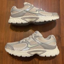 Nike men’s running shoes 