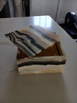 Onyx jewelry box