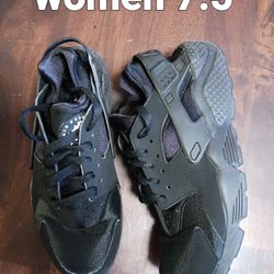 Nike Air Huarache Womens 7.5