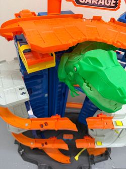 Hot Wheels Ultimate Garage Playset with Reptar