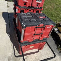 Milwaukee Pack Out Tool Box 