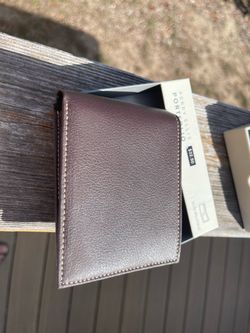 Perry Ellis leather wallet NEW