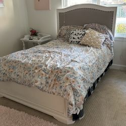 Queen Size Headboard Mattress And Bed 