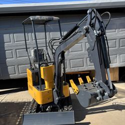 Briggs Mini Excavator New 1.2 Ton for Sale AGT Industrial