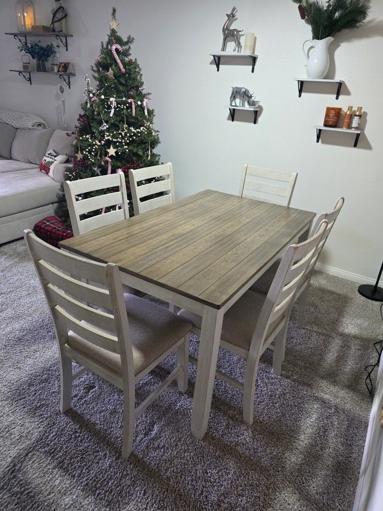 Dining Table And 6 Chairs!!
