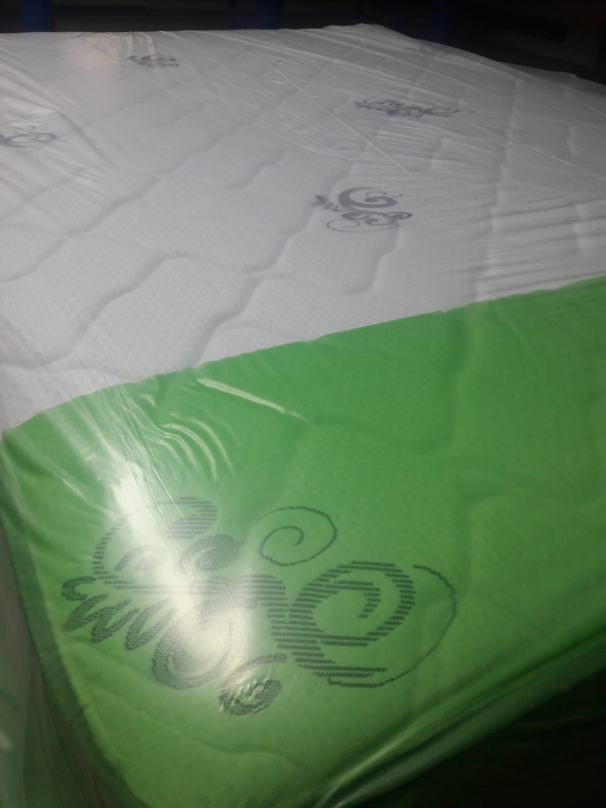 NEW QUEEN MATTRESS AND BOX SPRING 18 INCHES FREE DELIVERY