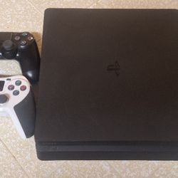 Ps4 With 2 Controllers